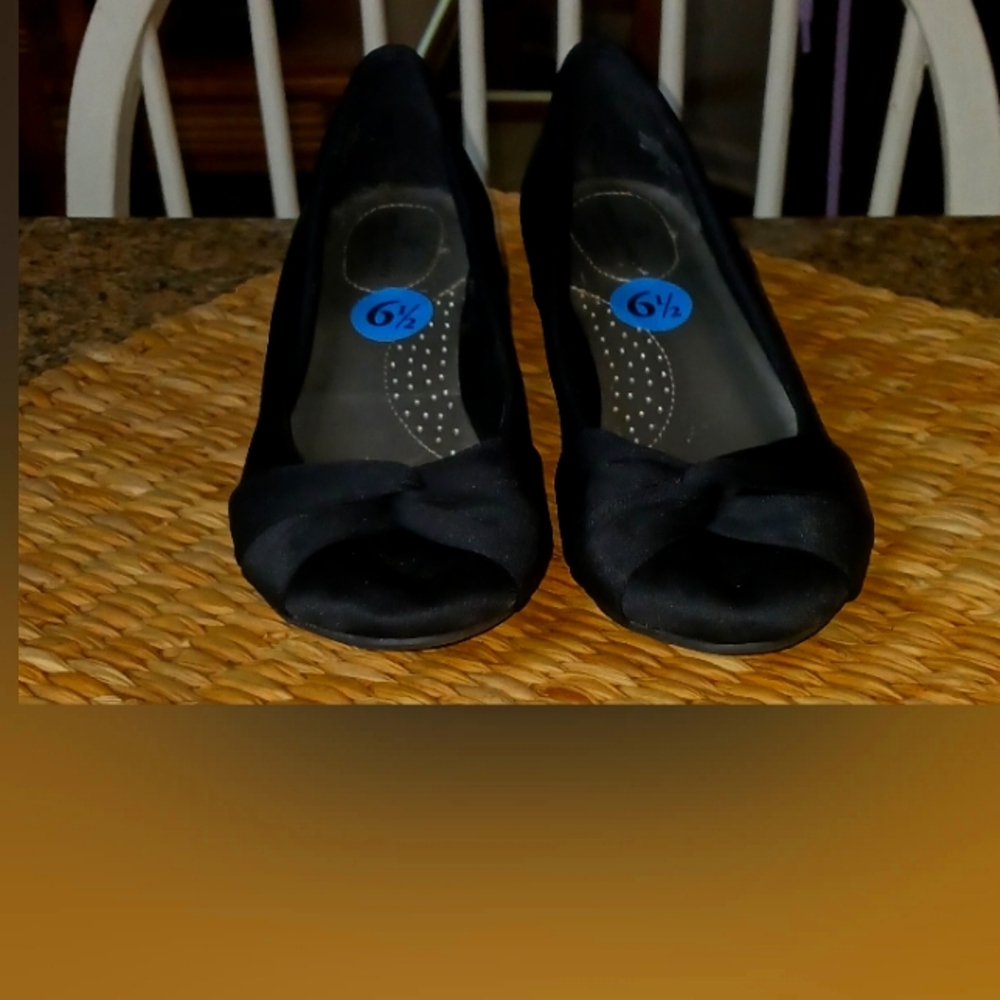 Bandolina Women's NWT Black Slip on Wedges Size 6.5